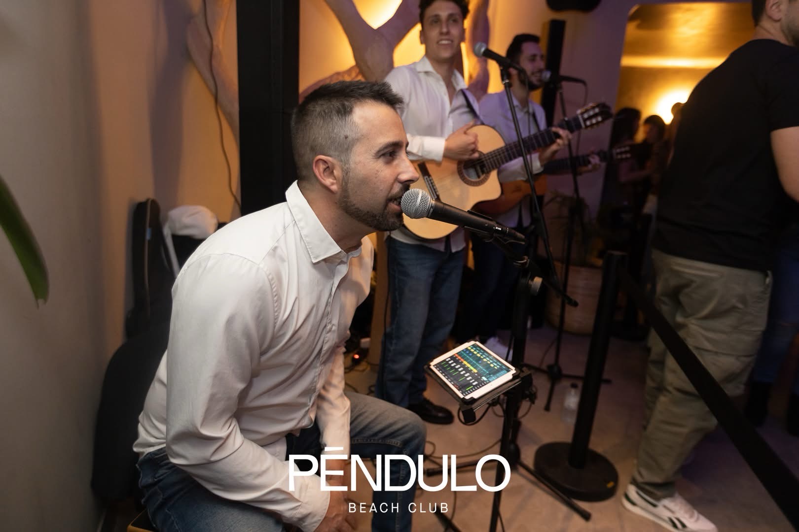 Un trío musical en rumba: lo que sostiene el baile de verdad